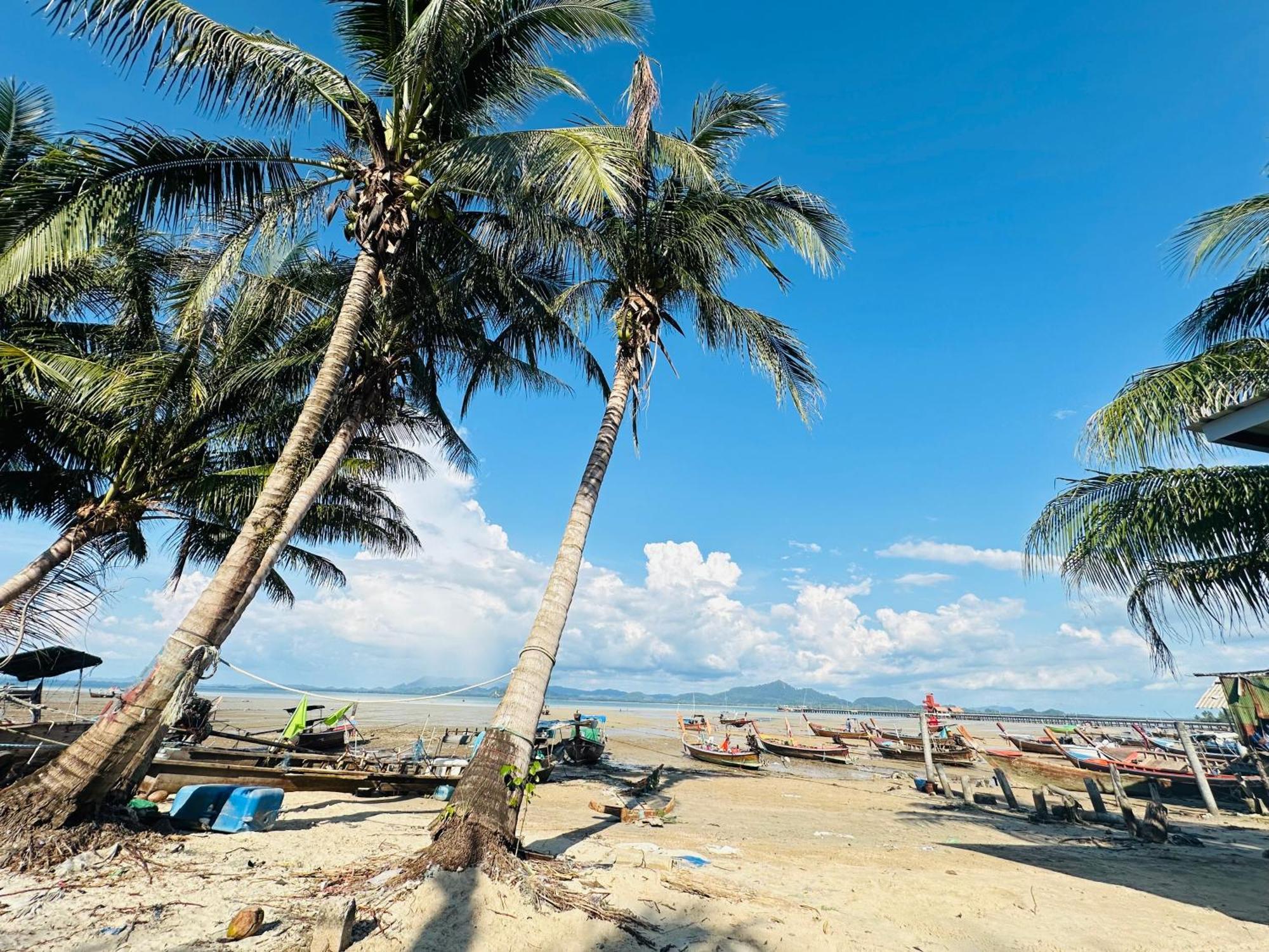 Koh Mook Rem Ley Hotel Trang Exterior photo